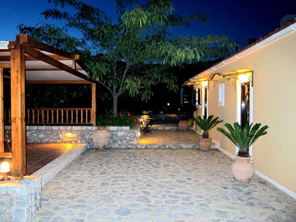 Estia Holiday Gythio Ngoại thất bức ảnh
