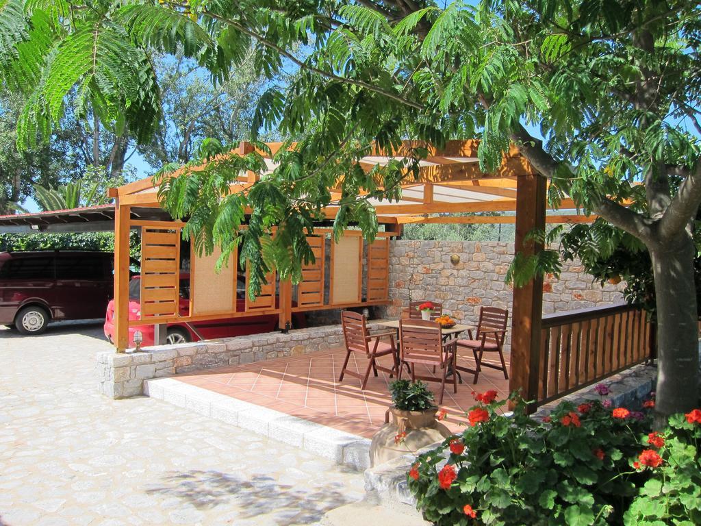 Estia Holiday Gythio Ngoại thất bức ảnh
